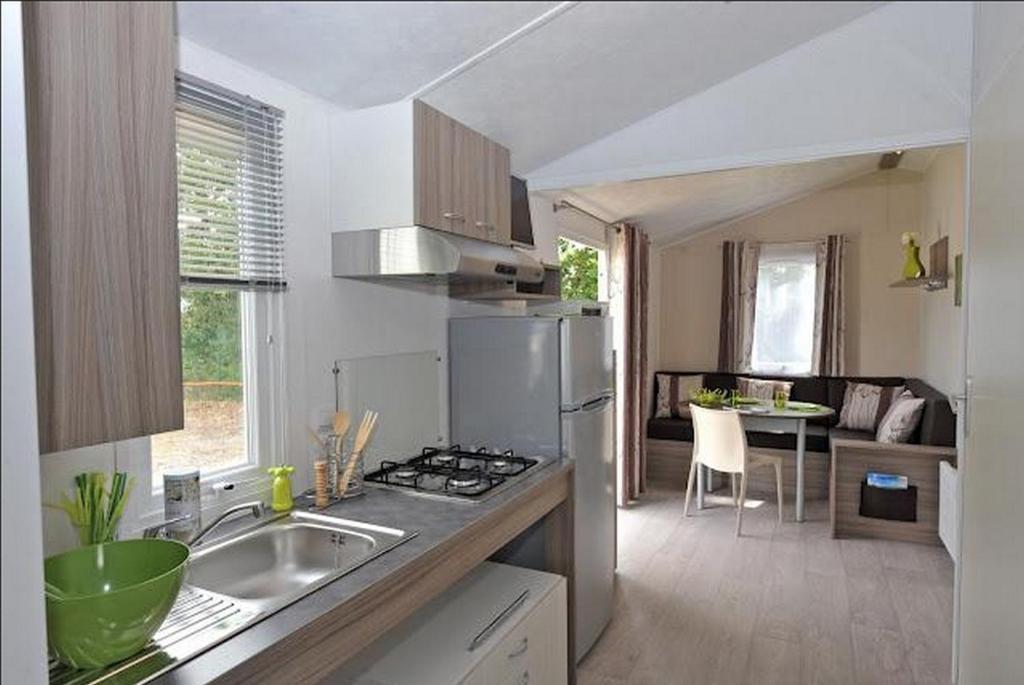 Camping Au Bord De L'Aisne Guignicourt Habitación foto