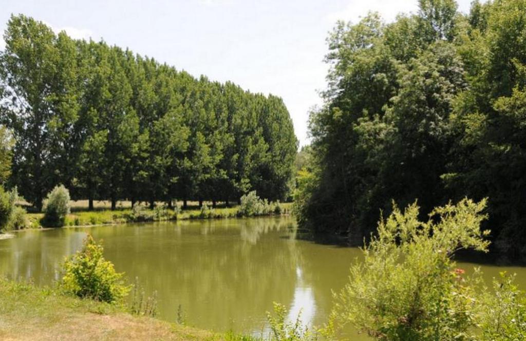 Camping Au Bord De L'Aisne Guignicourt Exterior foto